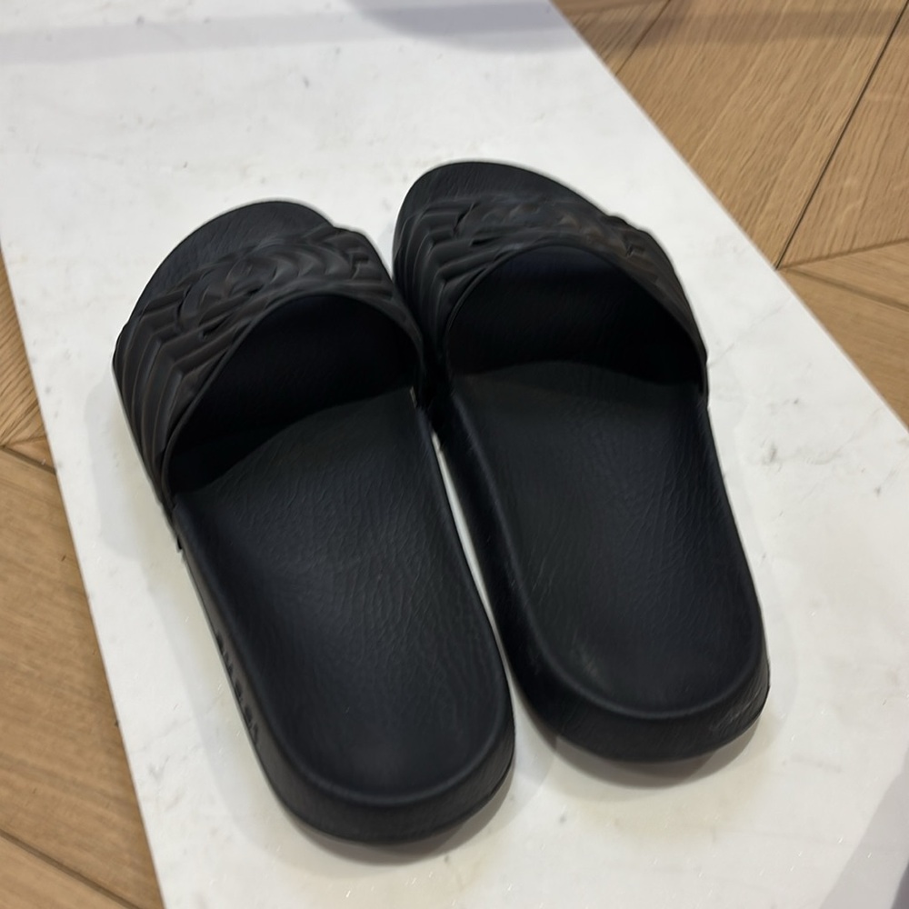 Gucci double G matelasse slides size 9 - Picture 2 of 5